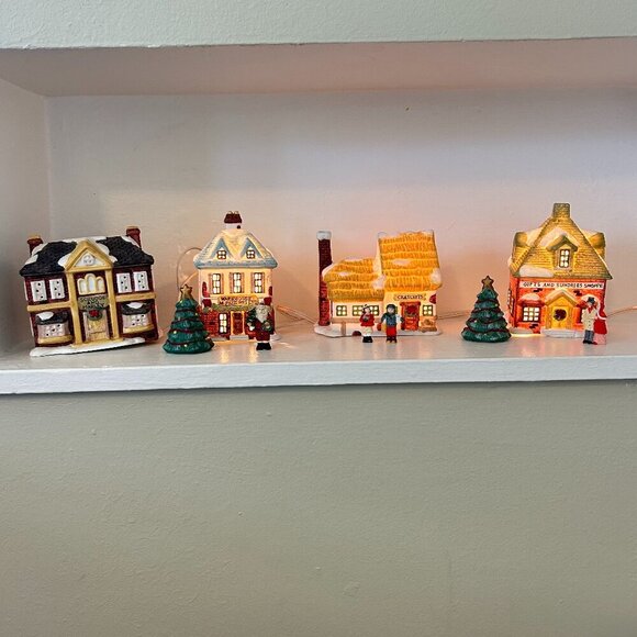 Seymour Mann Other - Seymour Mann A Christmas Carol Village Scrooge Fezziwig Cratchits Ceramic Light